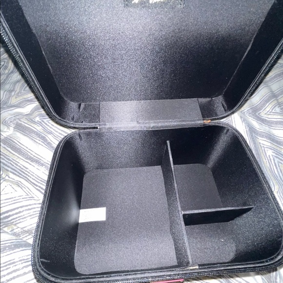 Victoria Secret New Cosmetic Case Train Case Leop - Picture 7 of 7